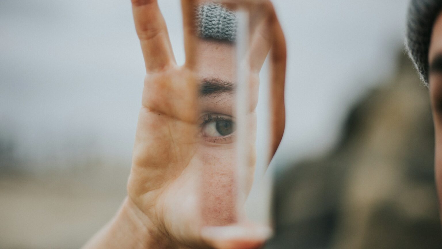 vince fleming vmr8bgurexo unsplash